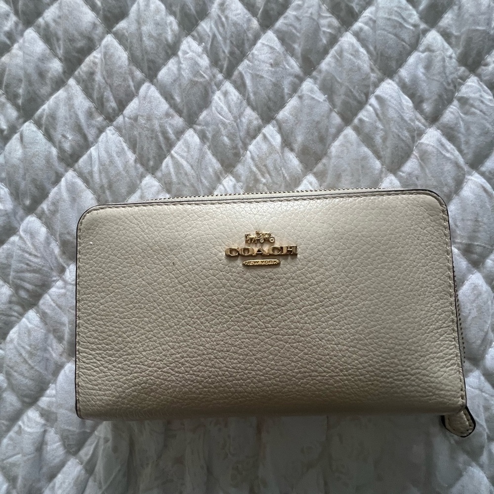 Coach Cream Leather Wallet with Gold Logo